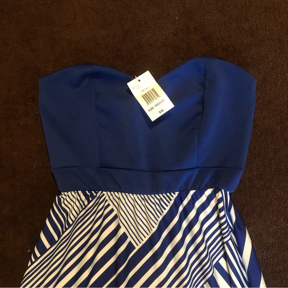 Strapless, blue and white striped maxi dress - Picture 2 of 4